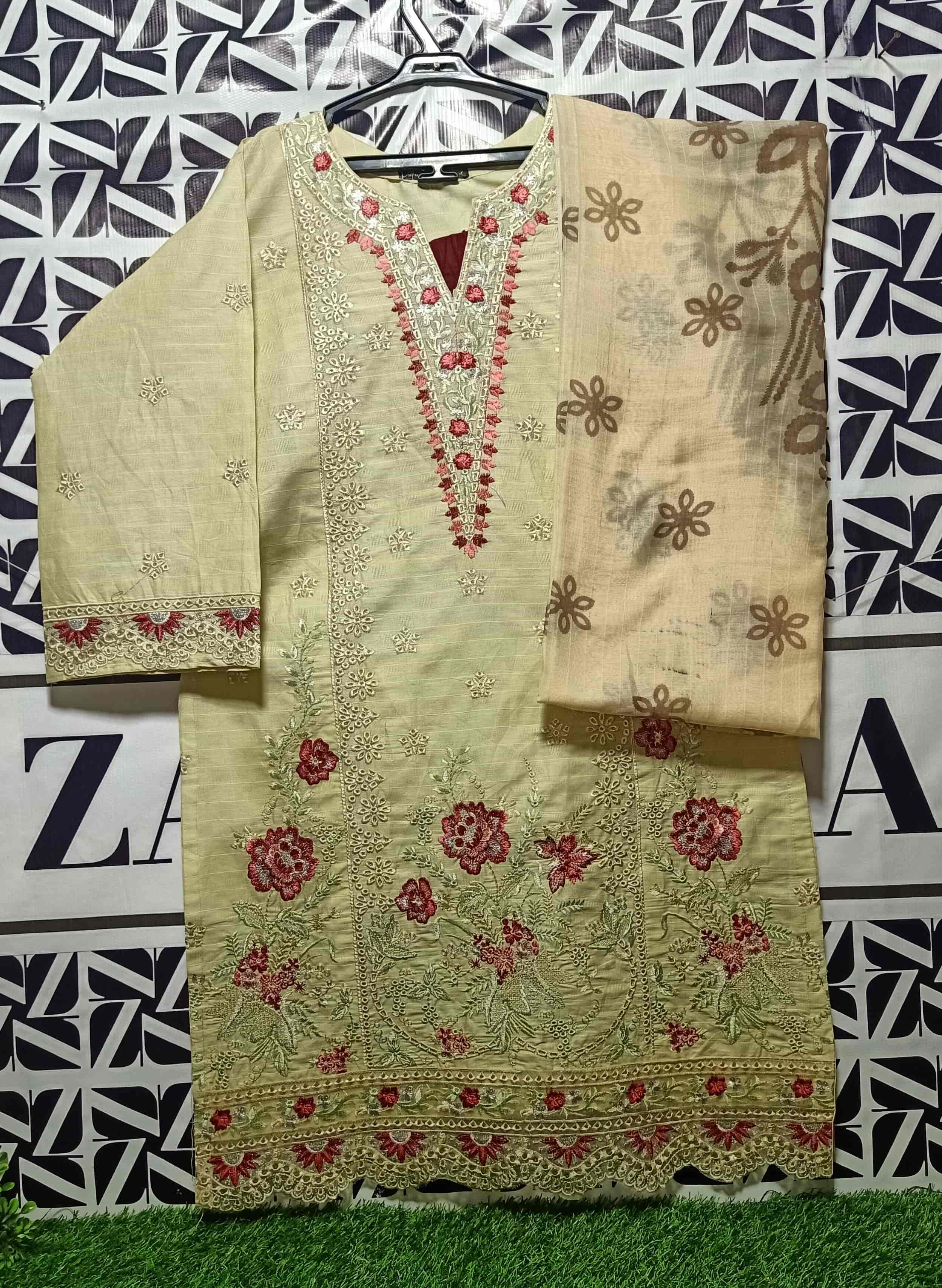 Peach Botanical Charm – Floral Resham Embroidery with Premium Slub Cotton Base 3-Piece Tilla Accented Suit with Matching Embroidered Trouser